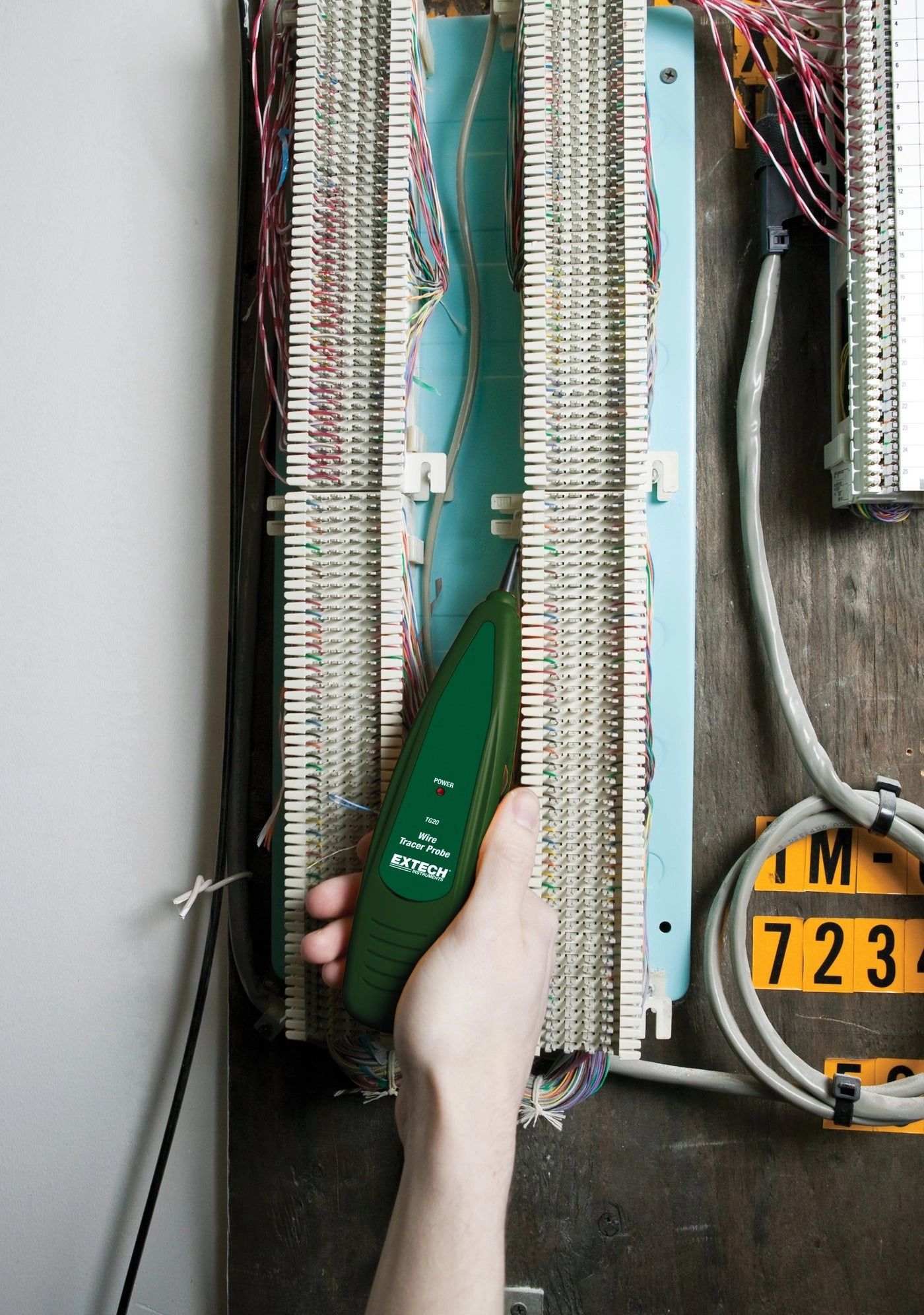 TG20 - Wire Tracer Tone Generator