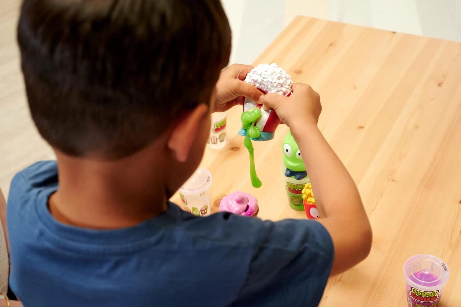 Slime Heads Squeeze Figuriens (sim-105952520)