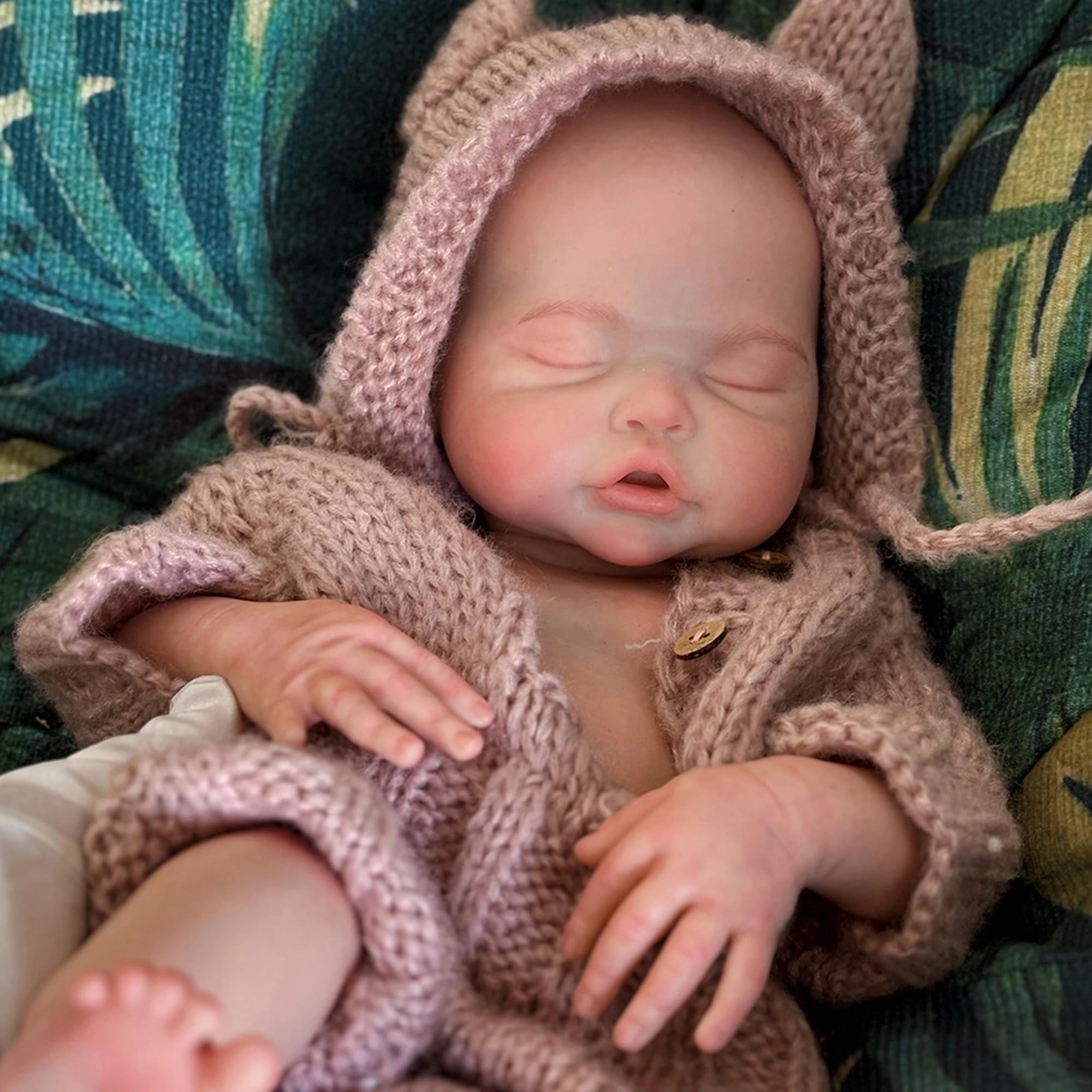OtardDolls Reborn Baby Doll - 18 Inch Silicone Girl Set