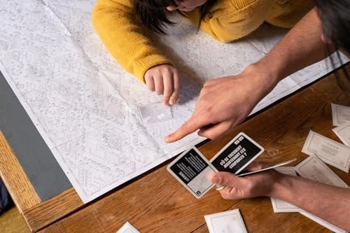 MICRO MACRO: TRICKS TOWN (French)