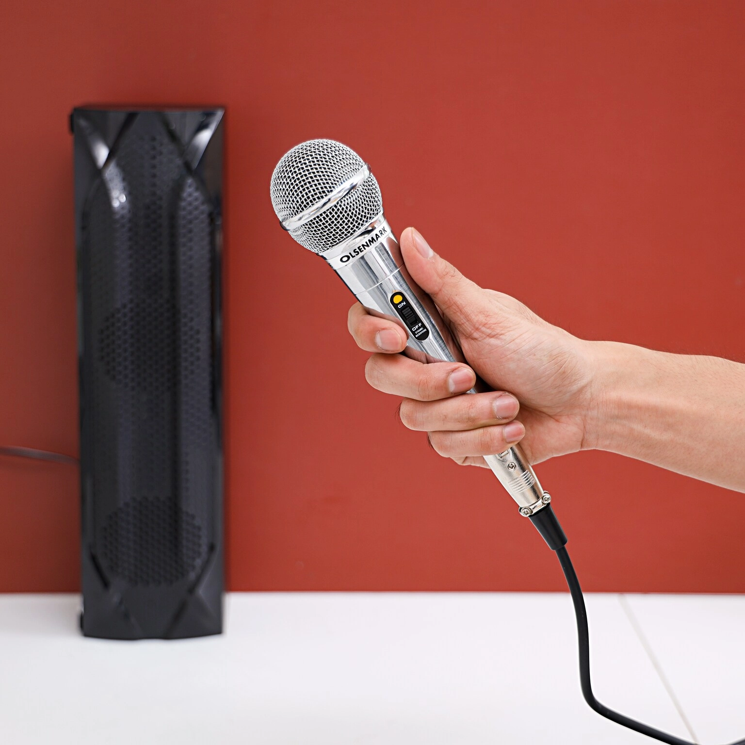 Olsenmark Middle East L.L.C 6294010802424 Wired Microphone