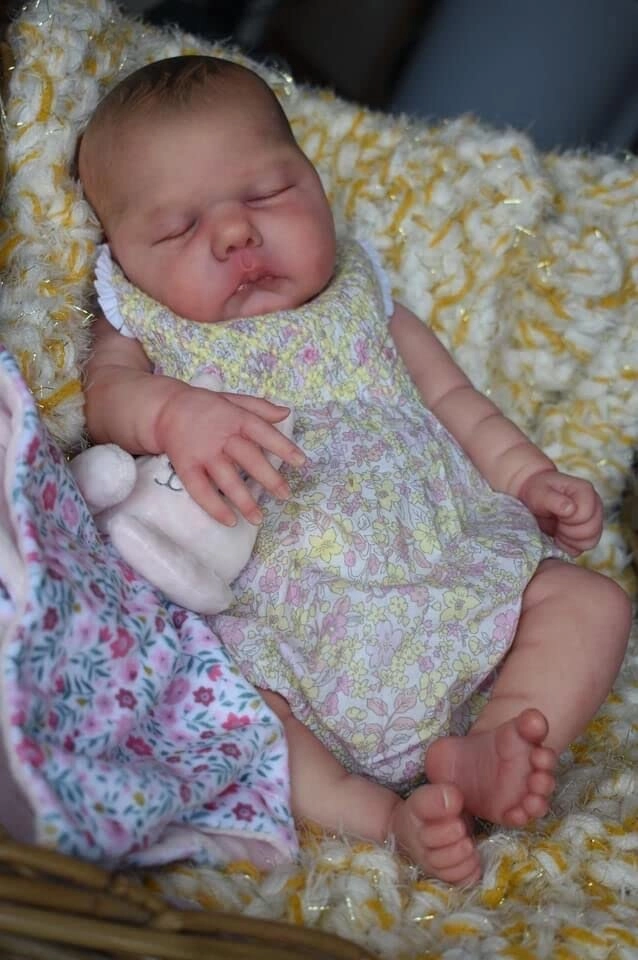 Willa Reborn Baby Doll - 50 cm Silicone vinyl Brown Eyes