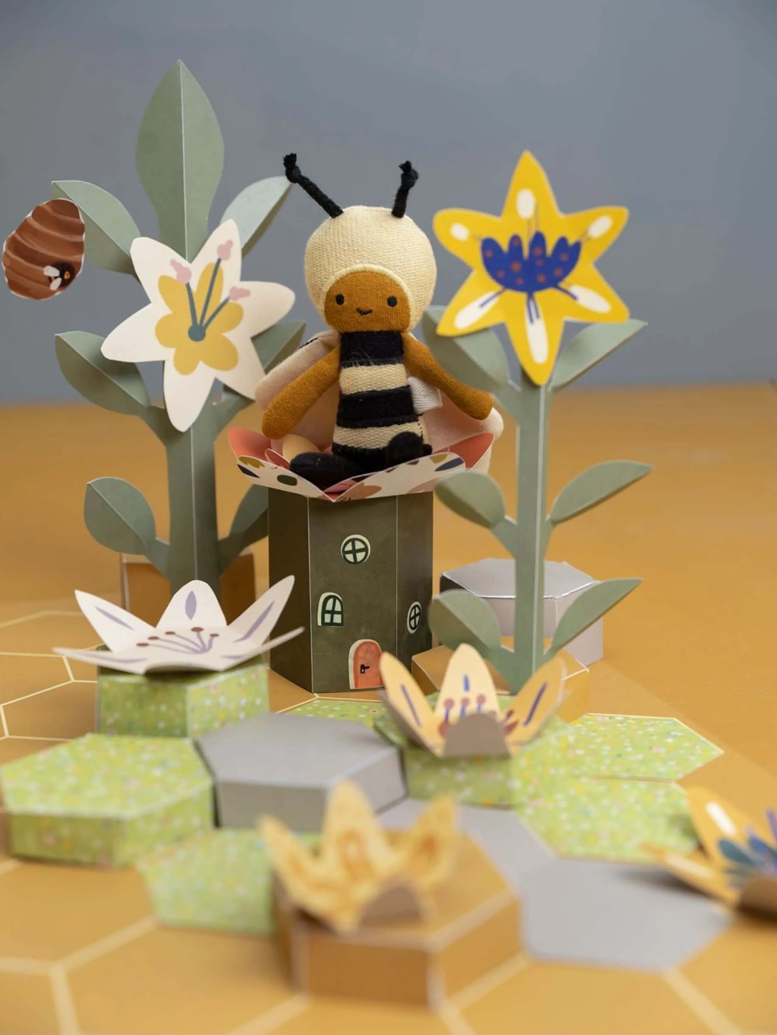 Bee Pocket Friend 13 cm Plush