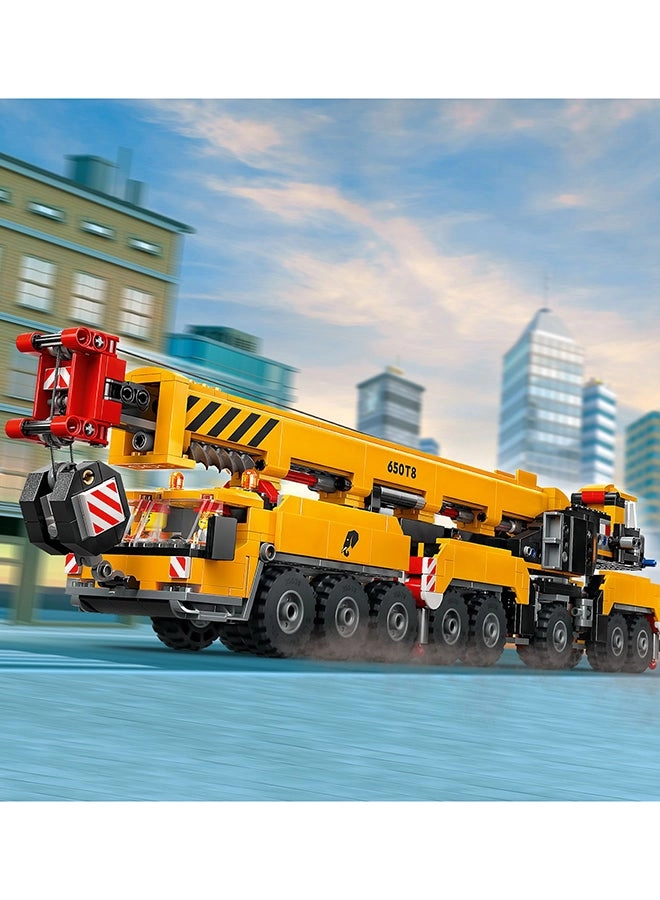 City Mobile Construction Crane - 4 Minifigures Long Extendable Boom