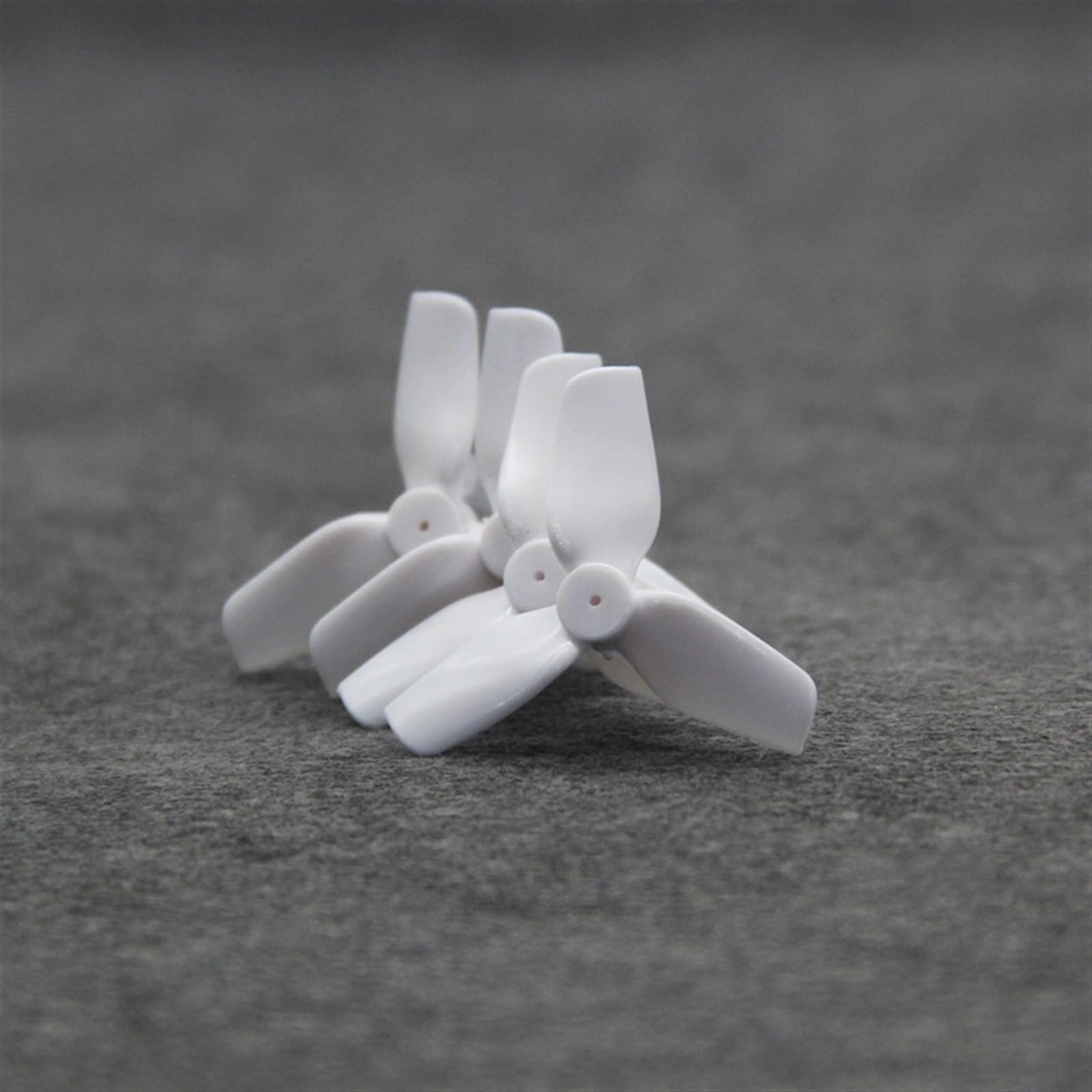 Vuzmode Store Micro Propeller - 1mm Shaft 31MMX3 2Pairs White