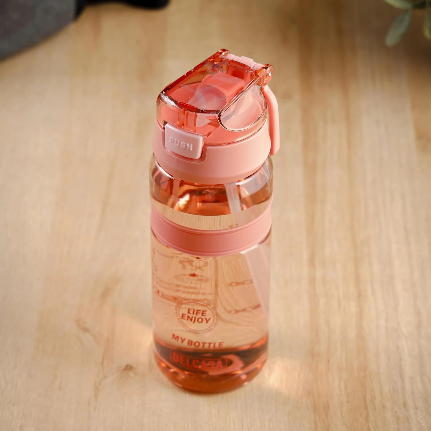 DC3237 Water Bottle - Push-button lid 700 ml