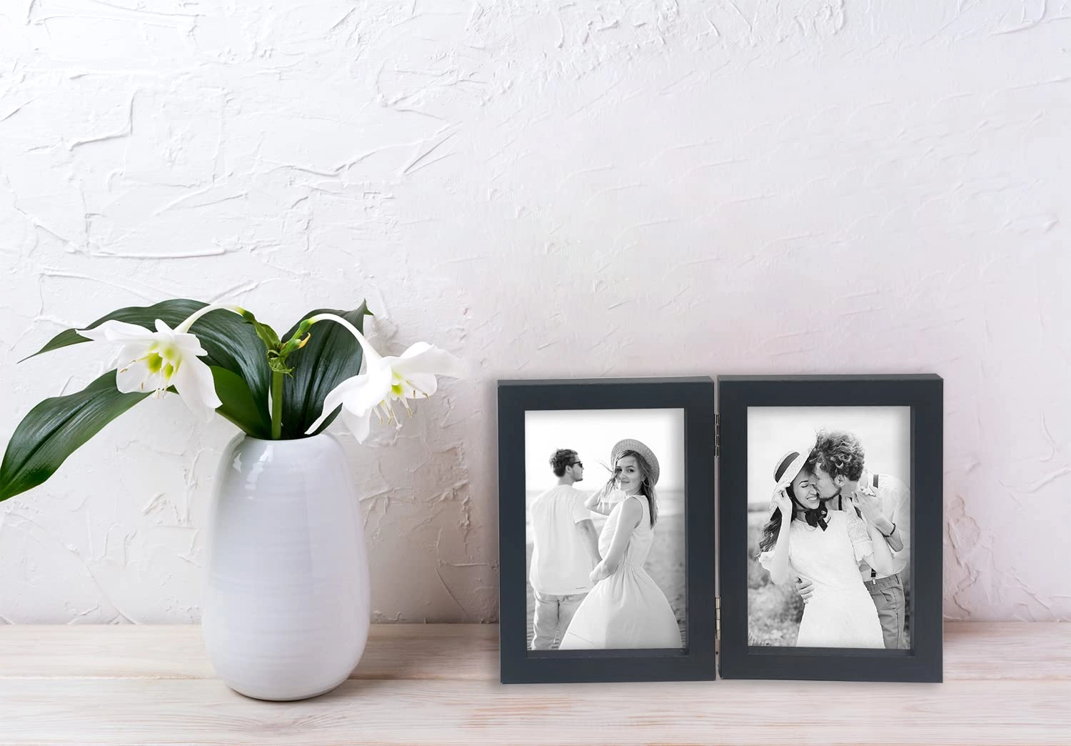 Hinged Double Photo Frame - 4x6'' 2