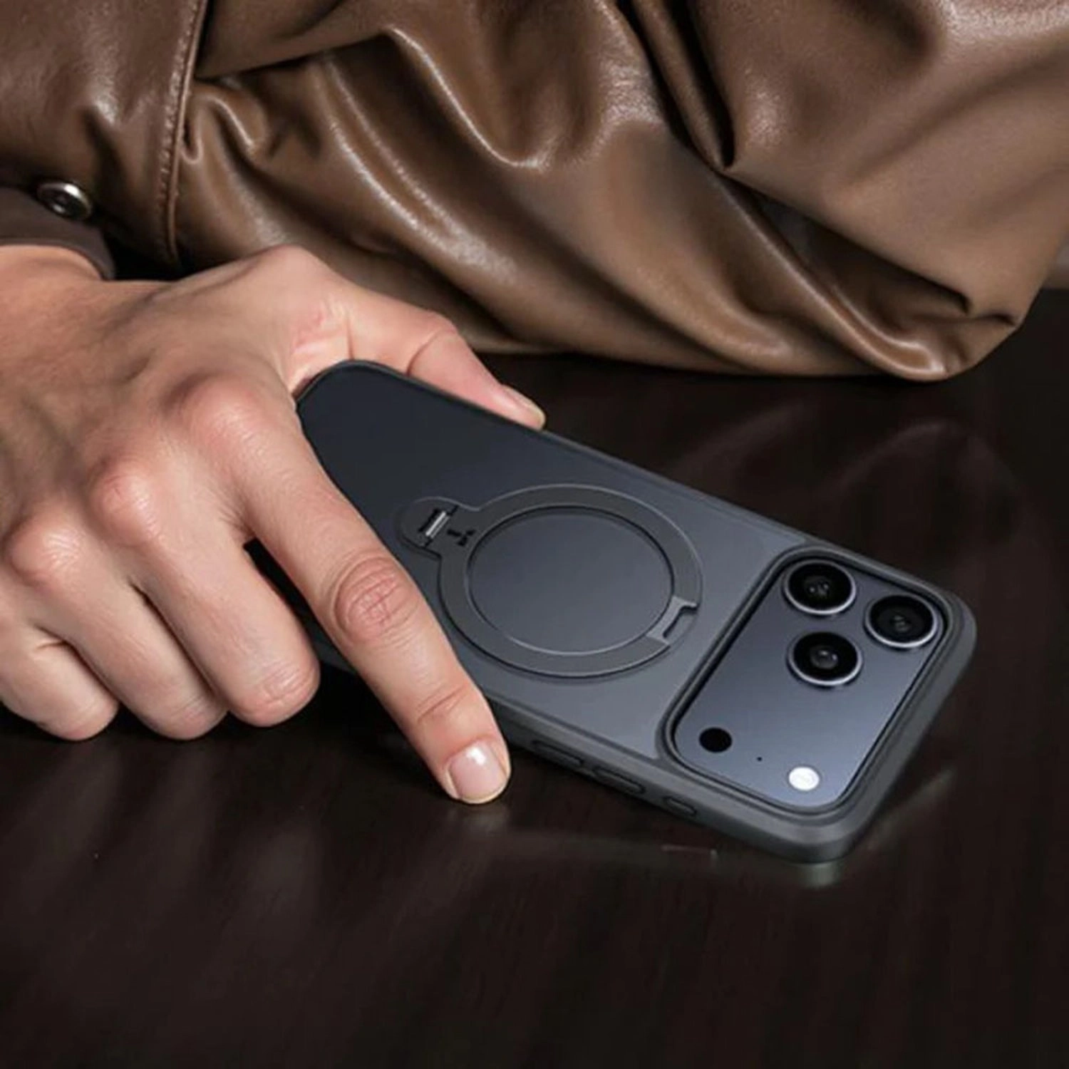 Ostand Spin Series Silicone Case with MagSafe for iPhone 17 Pro