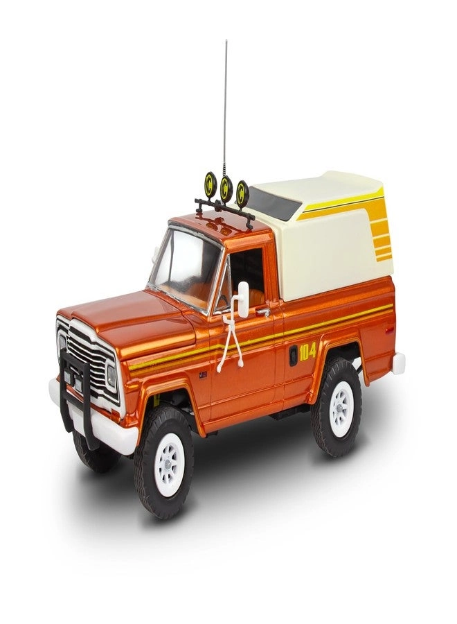 Jeep J-10 Pickup with Camper Top Model Kit (14568) - 1:25