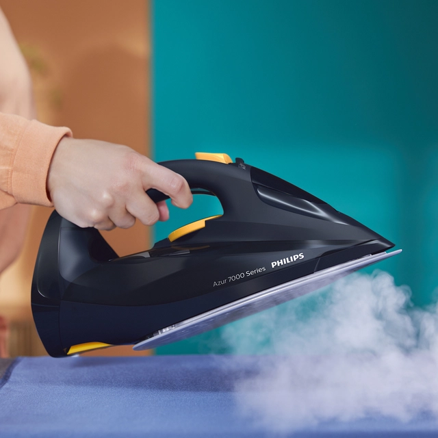 Up to 250 g steam boost blasts stubborn creases