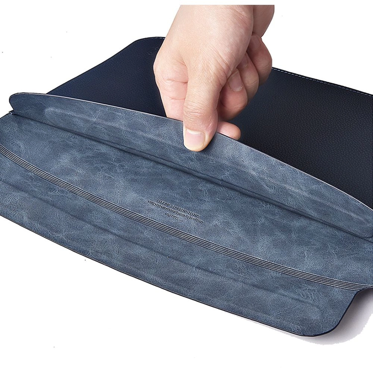 Skin Croco Sleeve for MacBook 16.2-Inch