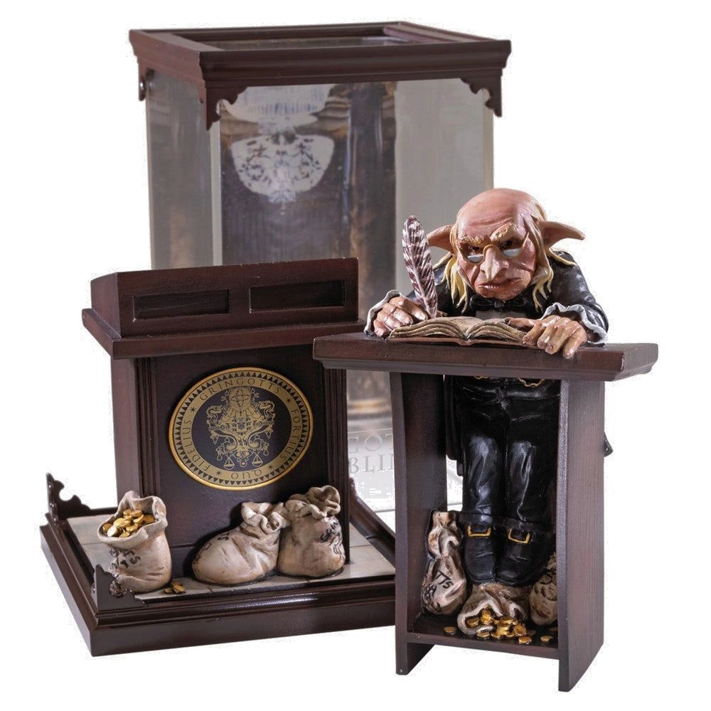Noble Collection Harry Potter - Magical Creatures - Gringotts Goblin (18.5 cm)