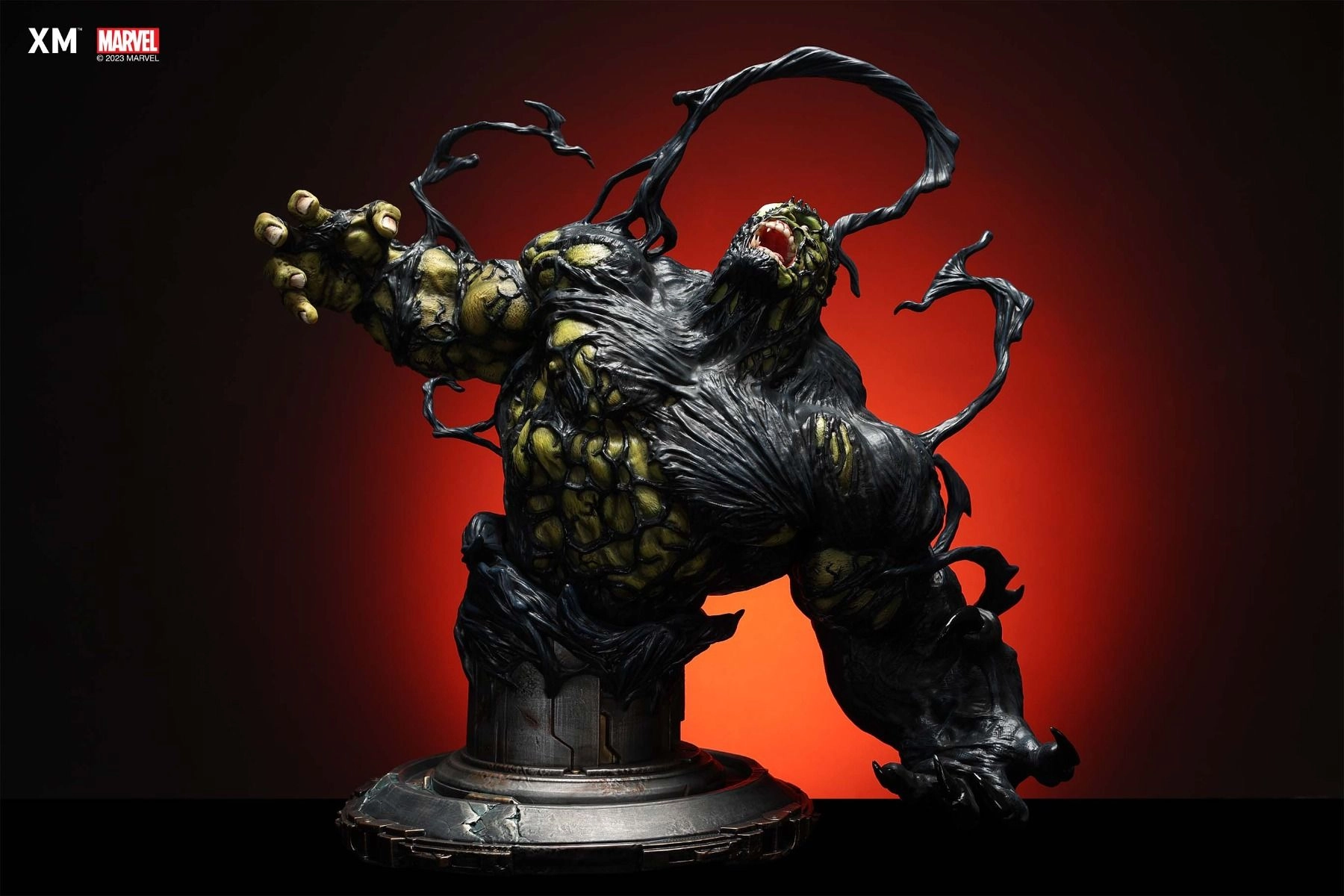 Venomized Hulk - MARVEL Premium Collectibles