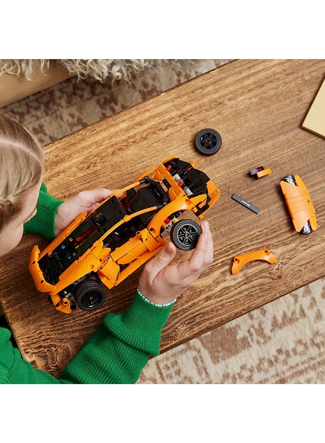 Technic Lamborghini Huracán Tecnica (42196) - Ages 9+ V10 engine