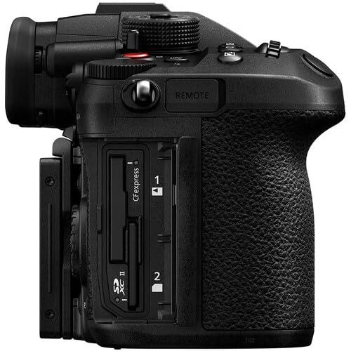 DC-GH7LK + SF-M Tough Series + Photo Editing Software + Soft Bag + DMW-BLK22 + Memory Card Reader + External Charger
