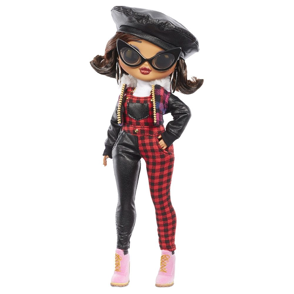 Camp Cutie Fashion Doll - Winter Chill 25 Surprises