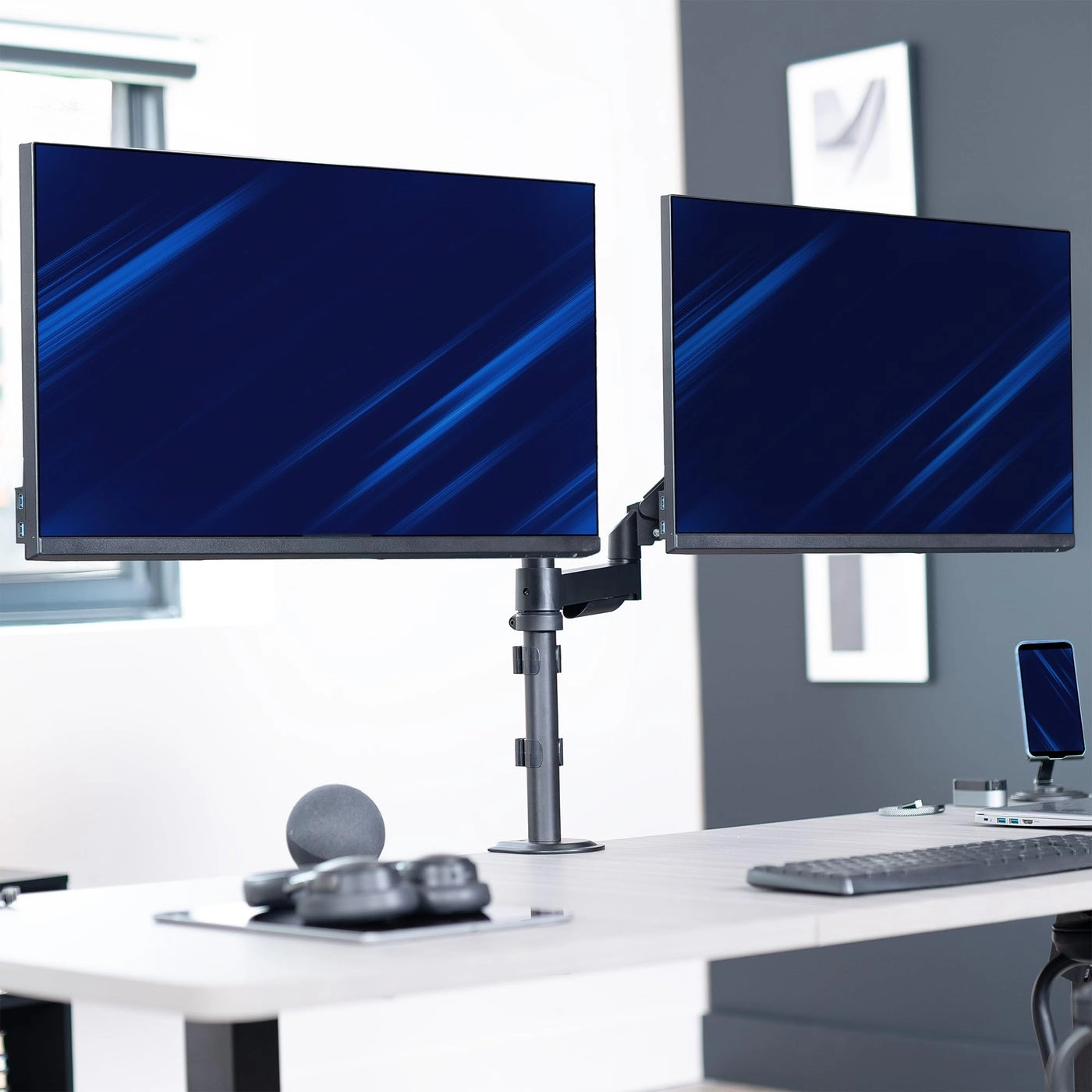 STAND-V002T - 2 32"