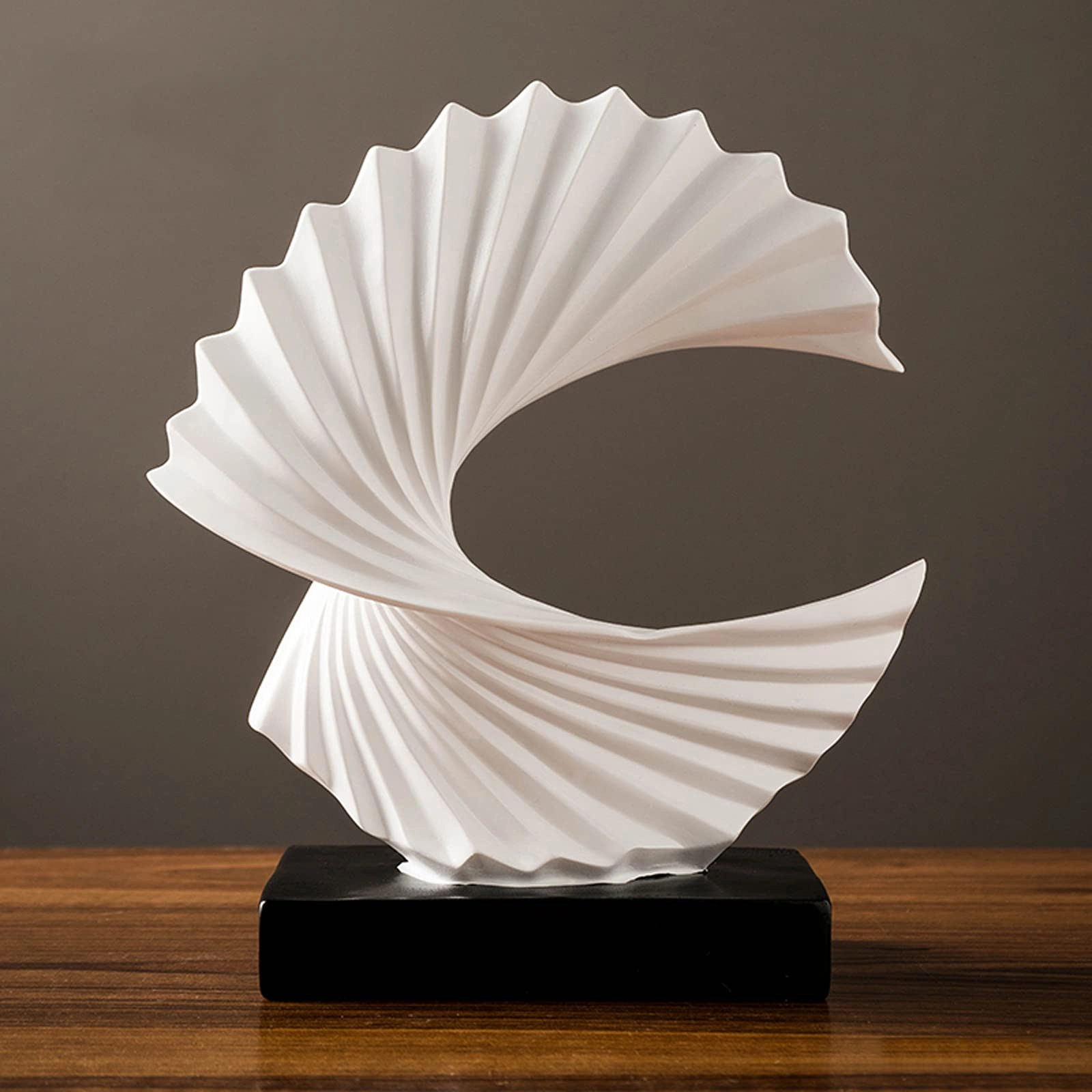 tauzveok Abstract Sculpture - Resin