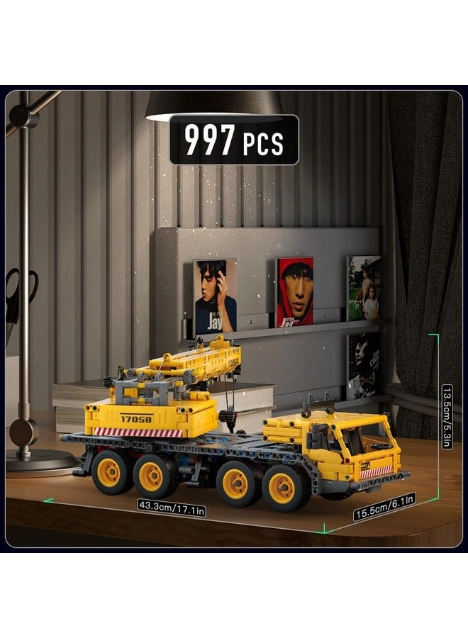 Heavy-Duty Tow Truck (17058) - Construction