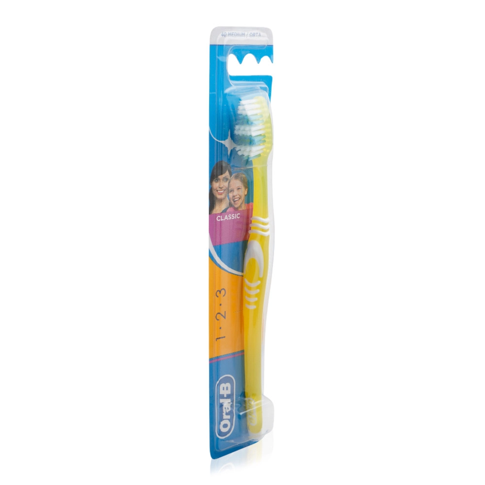 Oral-B Classic 3 Effect Toothbrush - Medium 40-Piece Pack