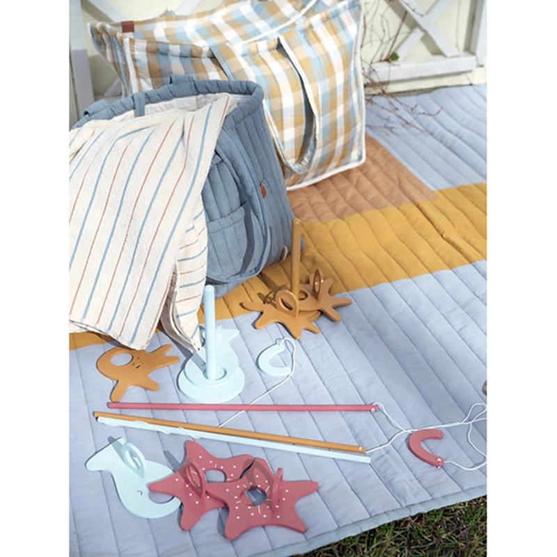 Fishing Game - 3y Contains:3 starfish, 3 fish, 3 octopus, 3 fishing sticks and 3 fishing poles.