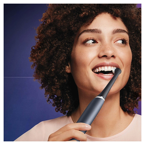 iO Series Ultimate Clean Replacement Brush Head - Black 4 Count