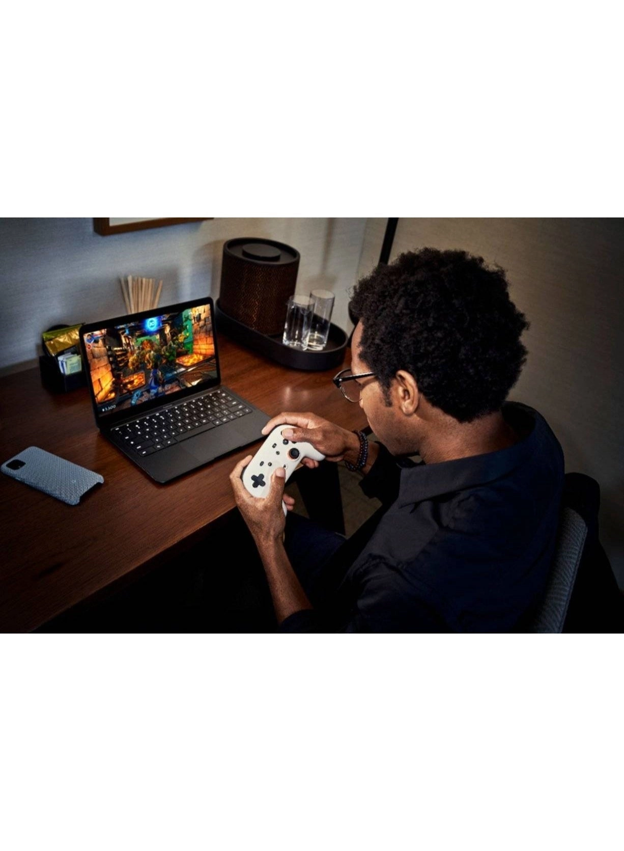 Stadia Premiere Edition Controller + Chromecast Ultra