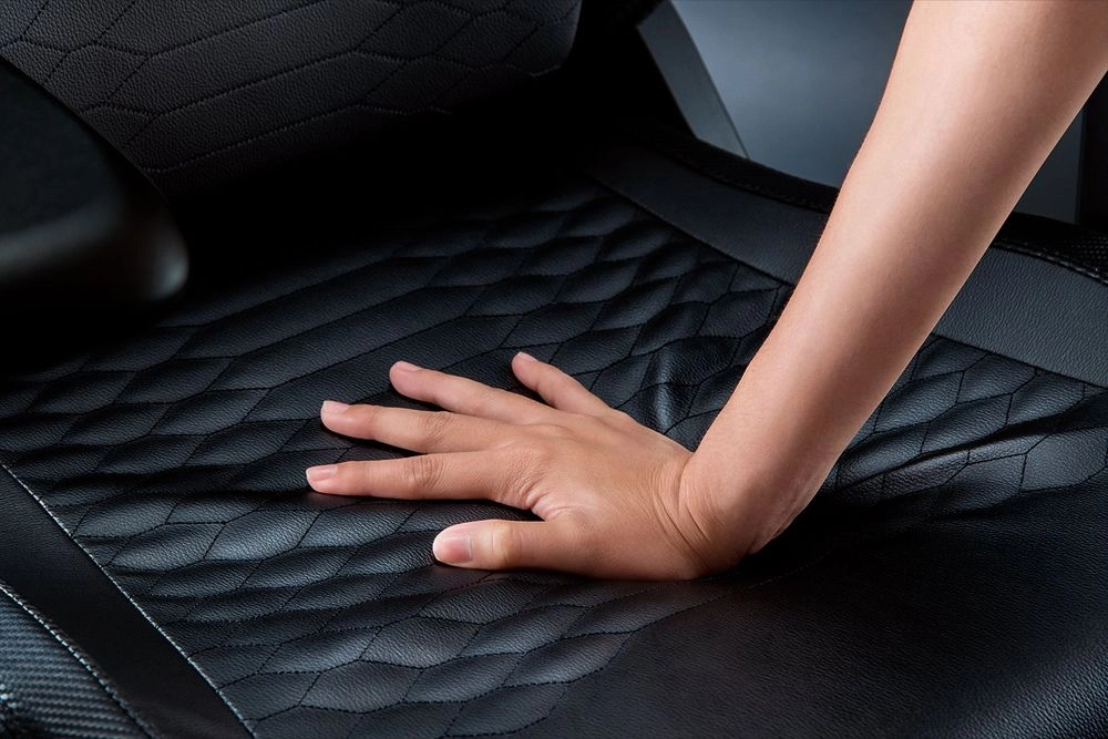 Iskur V2 - Black 152-degree recline