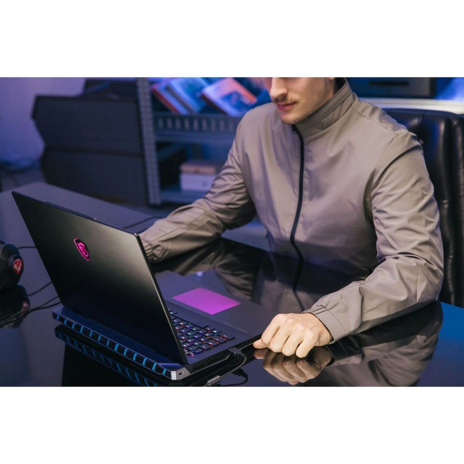 Titan 18 HX AI TITAN18 - 18'' Core Ultra 9-285HX 64GB 4TB SSD