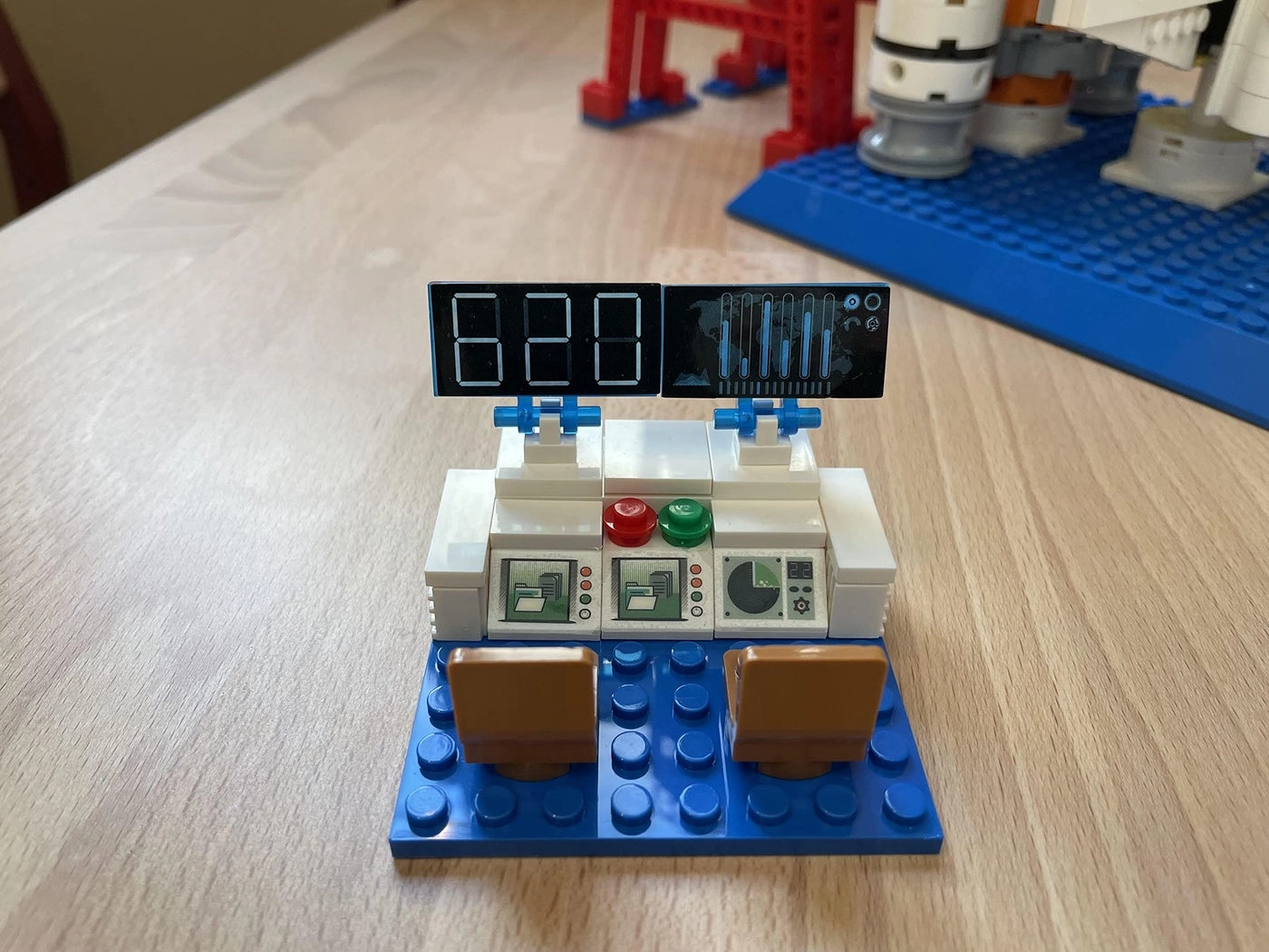 Space Shuttle & Rocket Launch Base - 830pcs