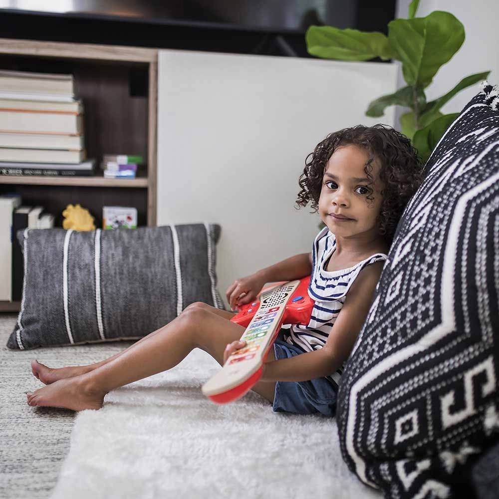 Connected Guitar - 10 popular melodies 6 months