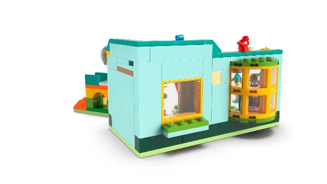 Friends Autumn’s Room (42646)