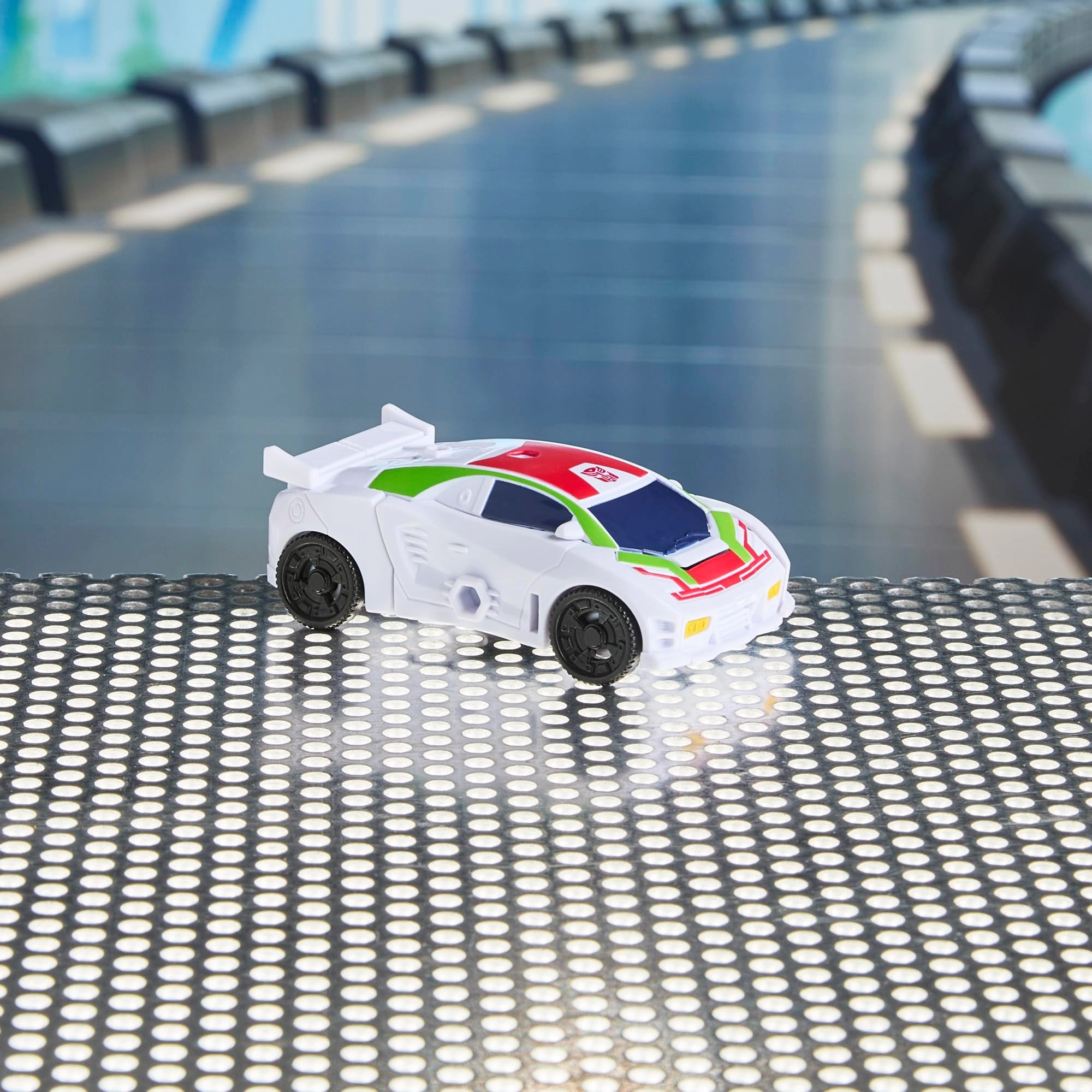 CYBERWORLD Wheeljack - 2 steps