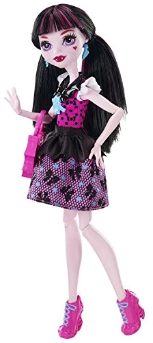 Draculaura Doll - Articulated First Day of School Ages 6+