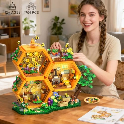 Bee House Building Kit - 1425 Pieces LED Light