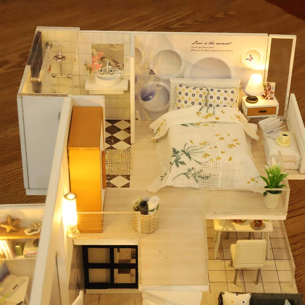 DIY Miniature Dollhouse Kit - Tiny House 1:24