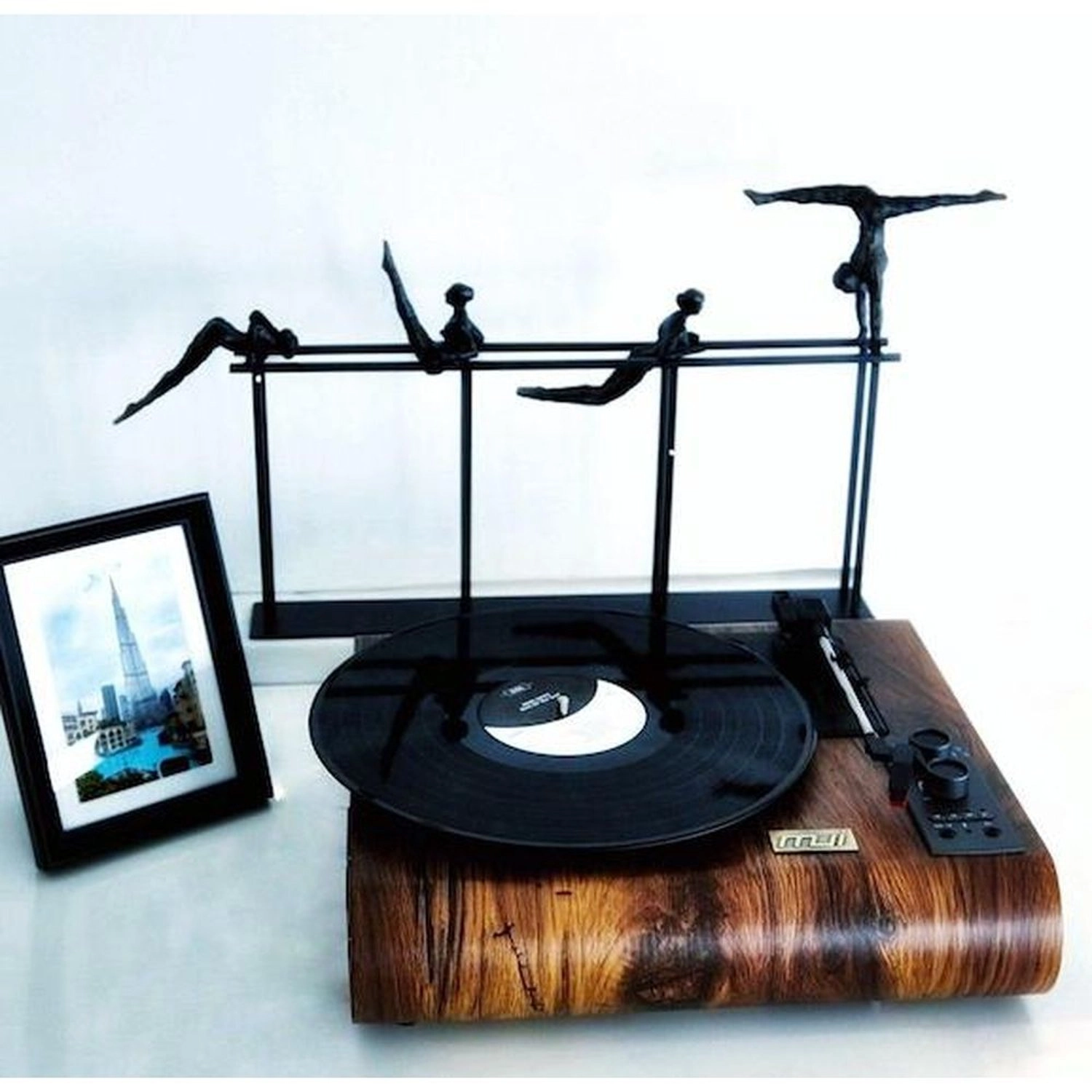 1689 Turntable - M2012 Bluetooth