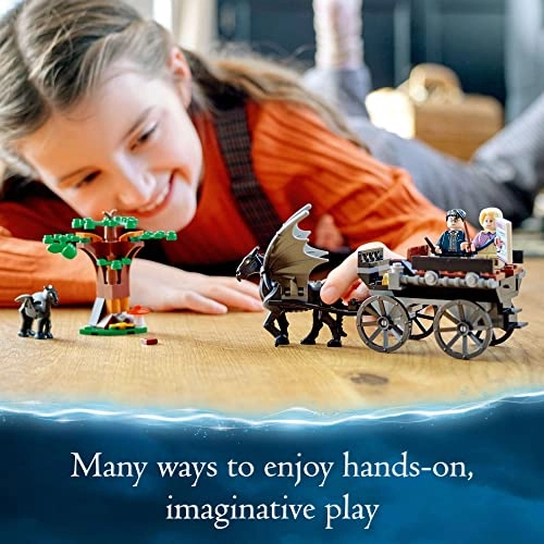 Harry Potter Hogwarts Carriage and Thestrals (76400)