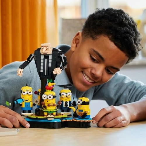 Despicable Me 4 Brick-Built Gru and Minions