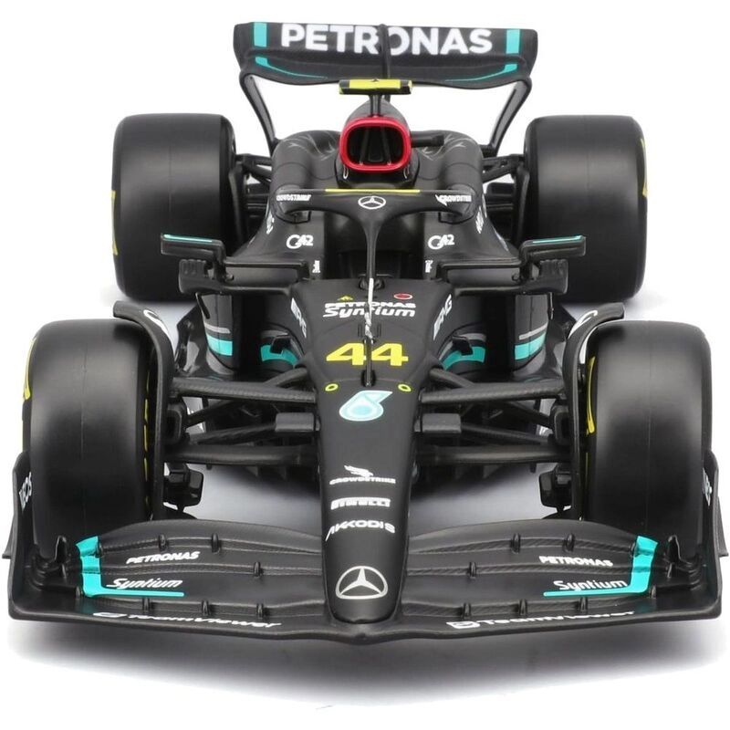 Formula 1 - Mercedes-Amg Petronas Team W14 E Performance with Figure - 1:24