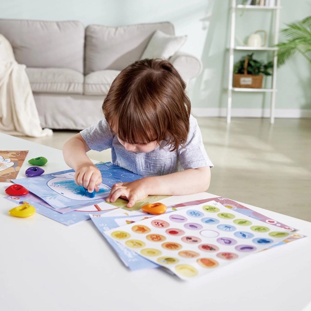 Crayon Colouring And Stickers Art Set - 6 ring-style chunky crayons