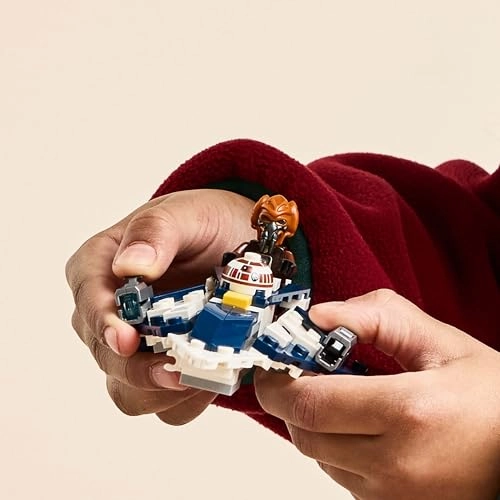 Star Wars Plo Koon's Jedi Starfighter Microfighter (75400) - Plo Koon minifigure 2 stud shooters