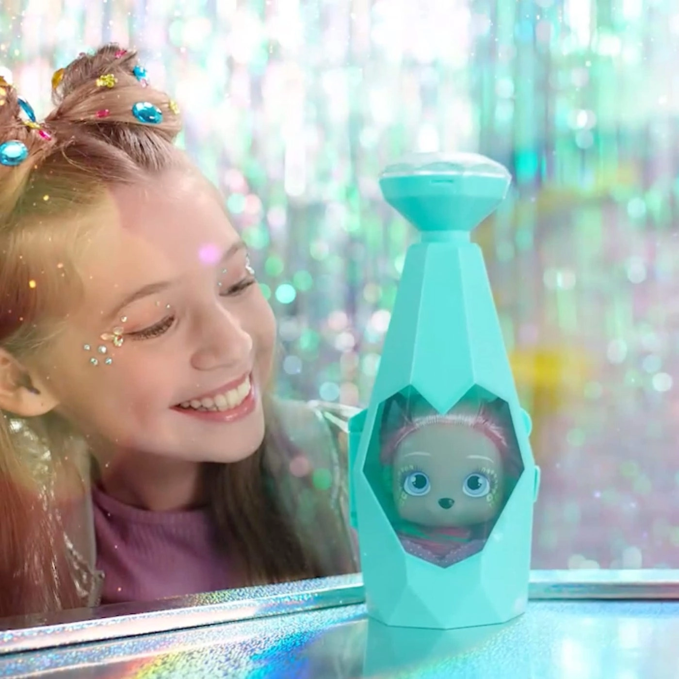 Glam Gems - 1 Doll 9 Surprises 6 Accessories Ages 3+