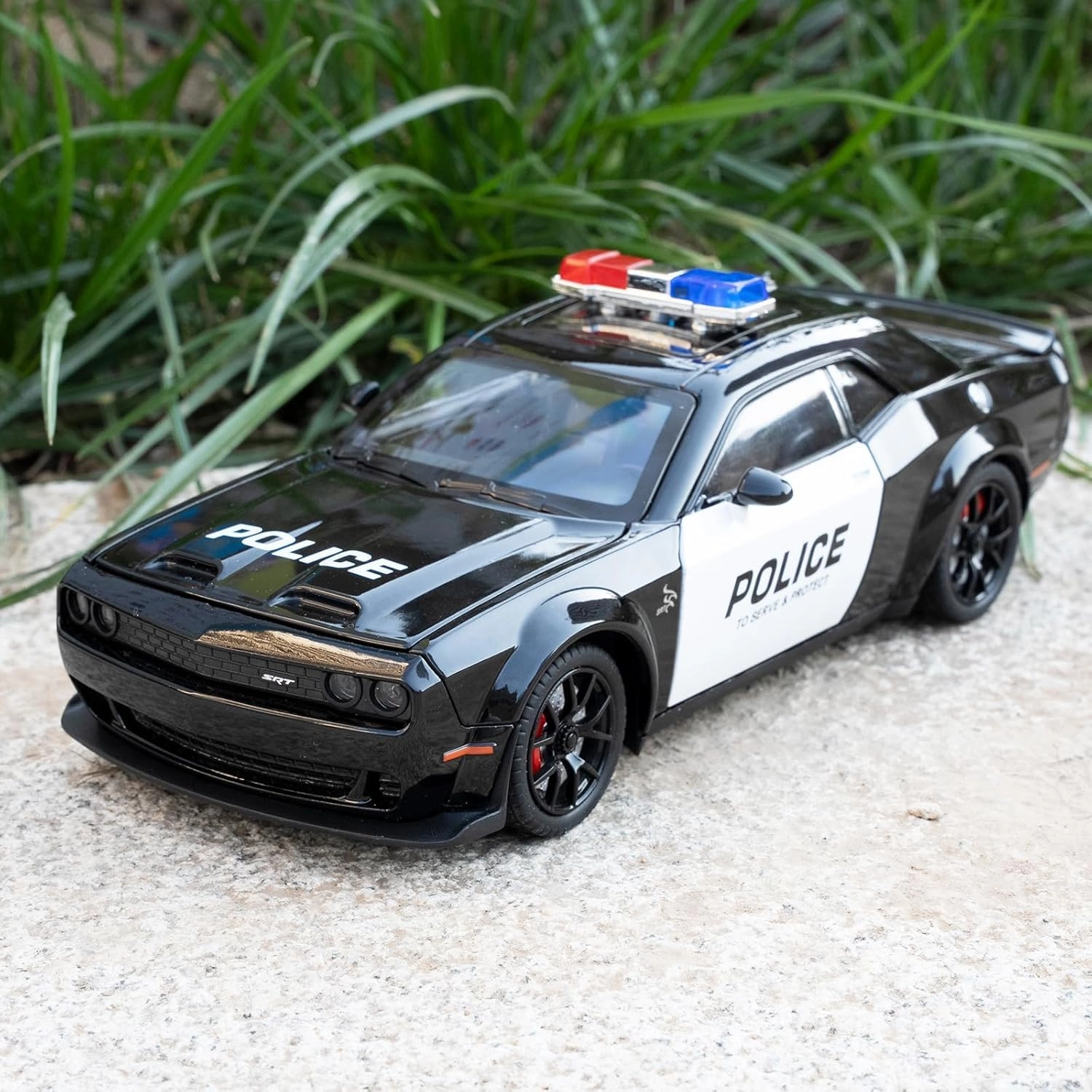 Dodge Challenger SRT - 1:24