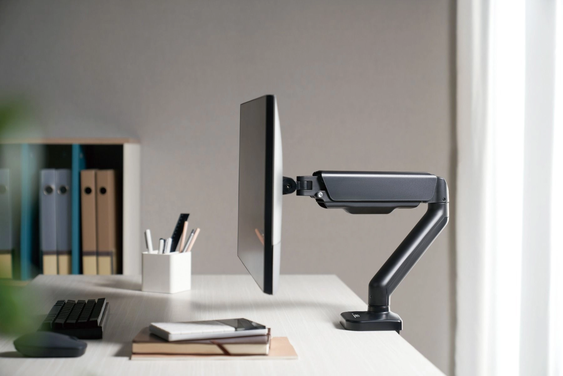 Pivot Core - 17" - 32" 75x75 & 100x100