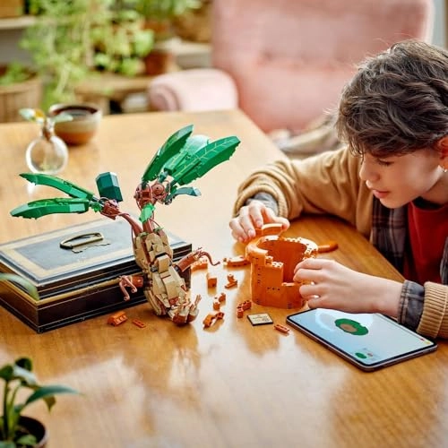 Harry Potter Mandrake Figure (76433) - Posable plant pot