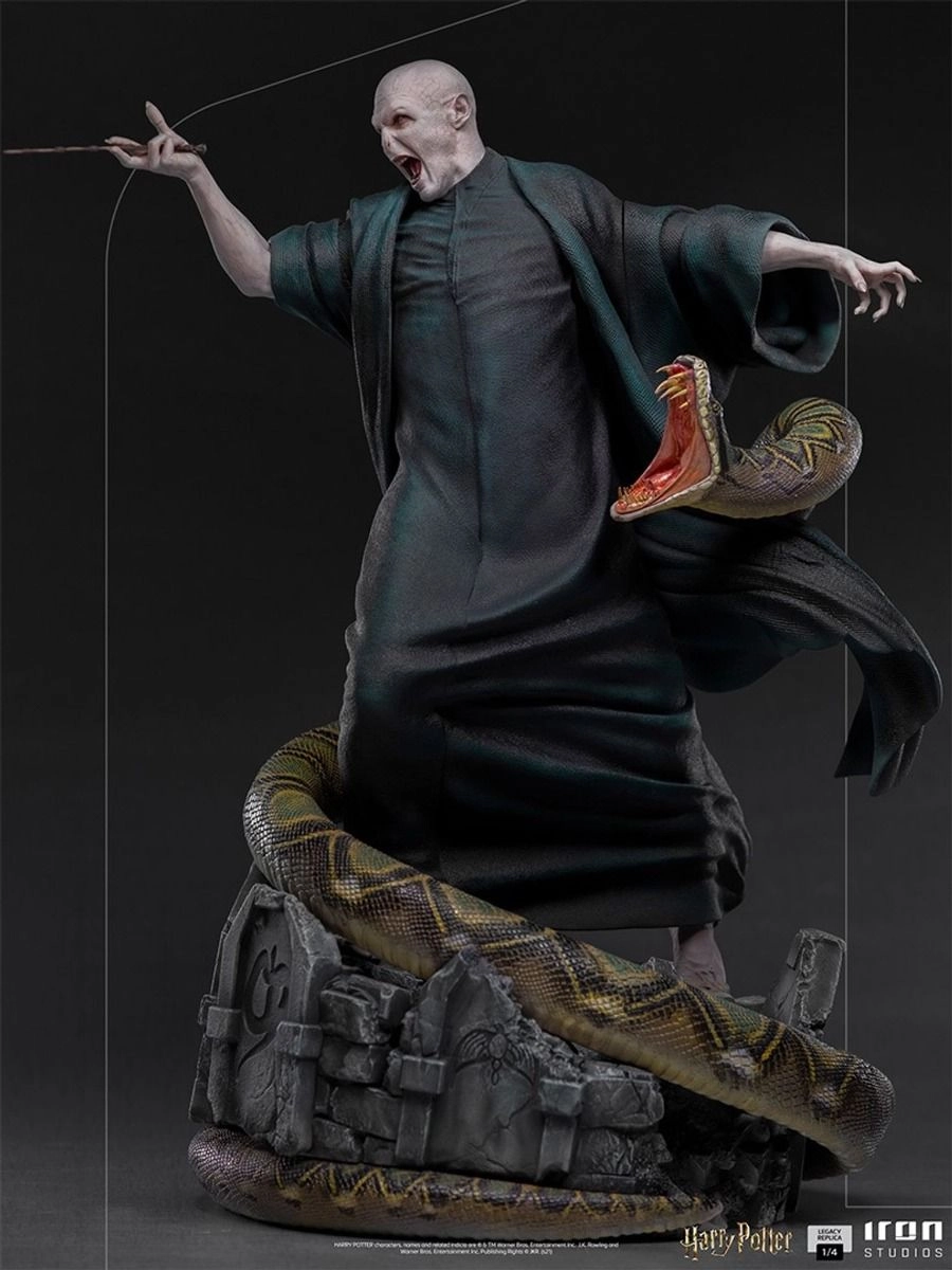 Voldemort and Nagini - Legacy Replica