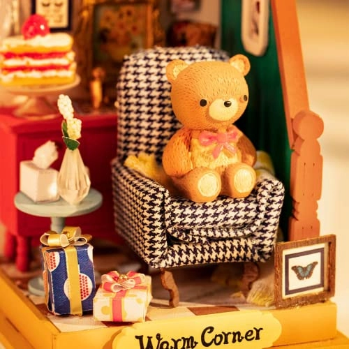 DIY Miniature Dollhouse Kit - Holiday Living Room