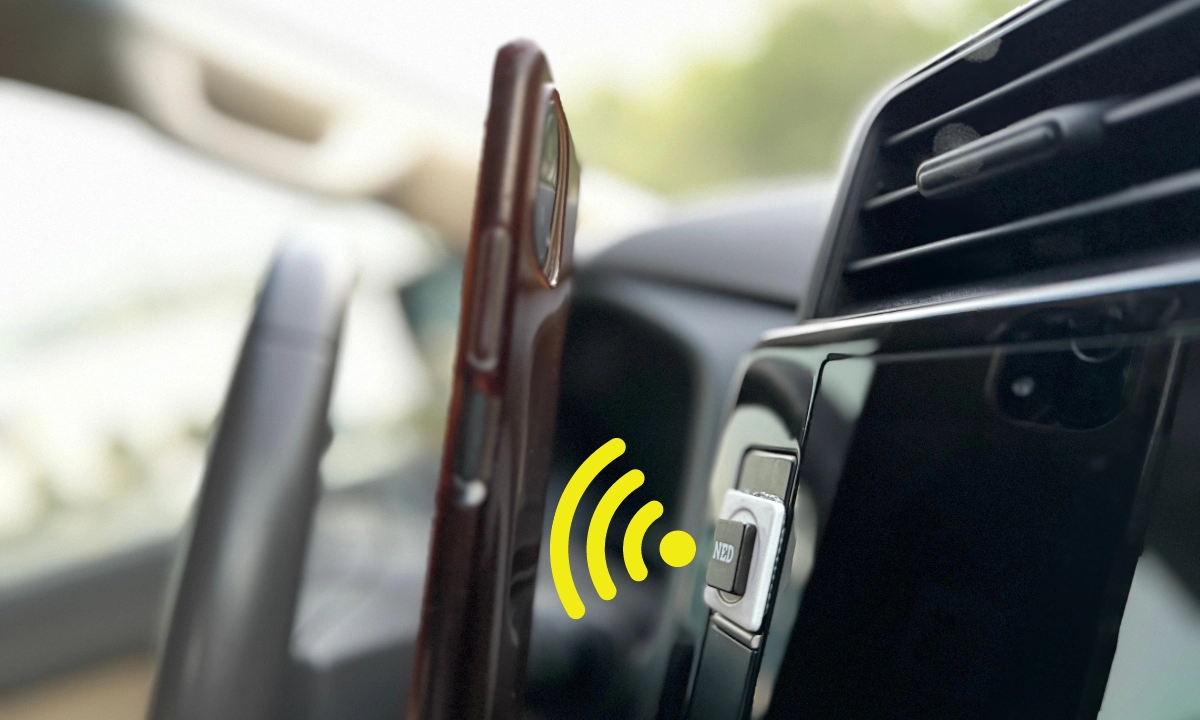 CELLMOUNT - Ultra-Compact Magnetic Mobile Phone Holder