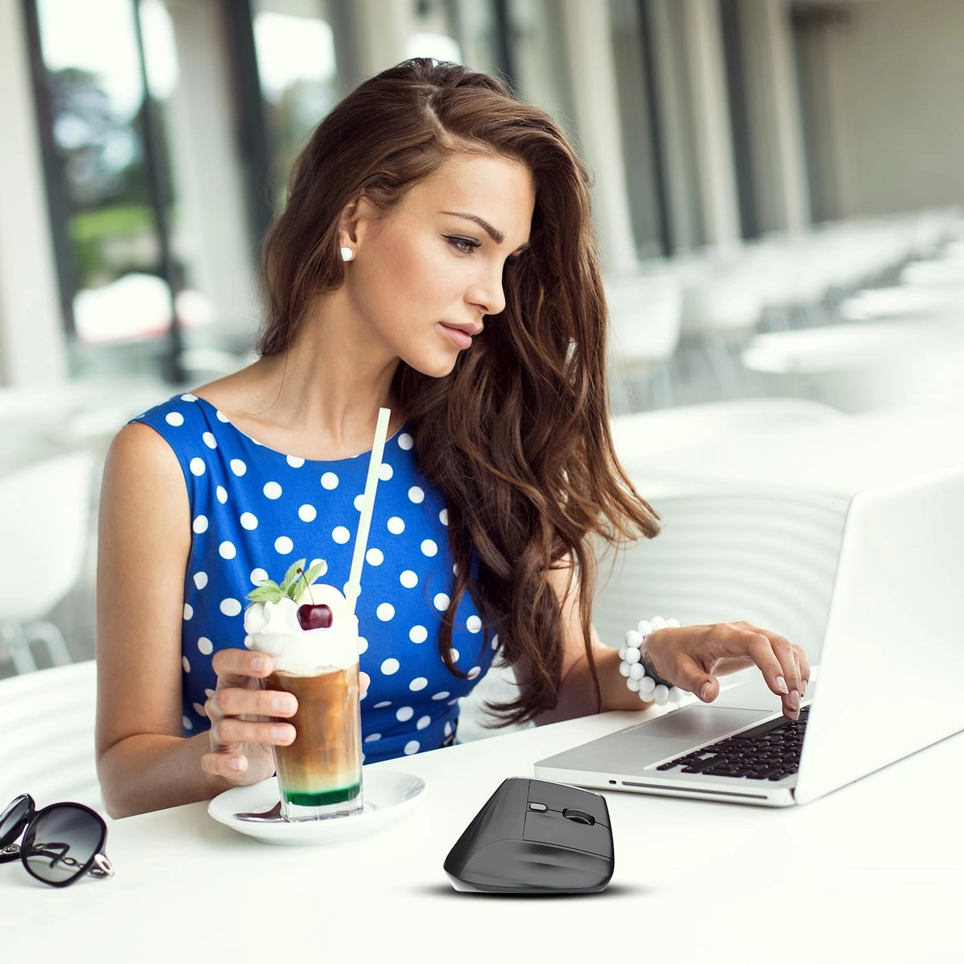 Ergonomic Vertical Mouse - Bluetooth